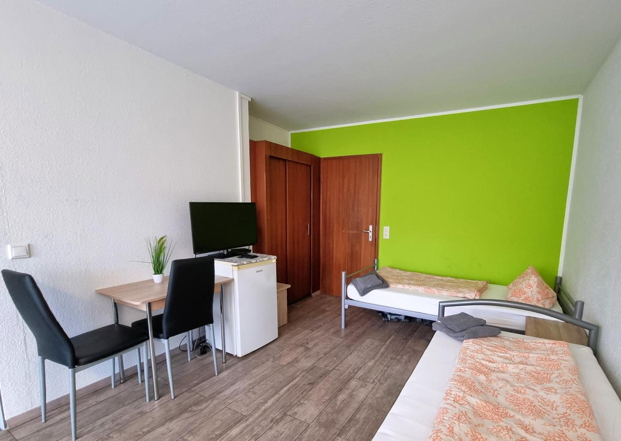 Monteurzimmer - Karlsbad Buitenkant foto