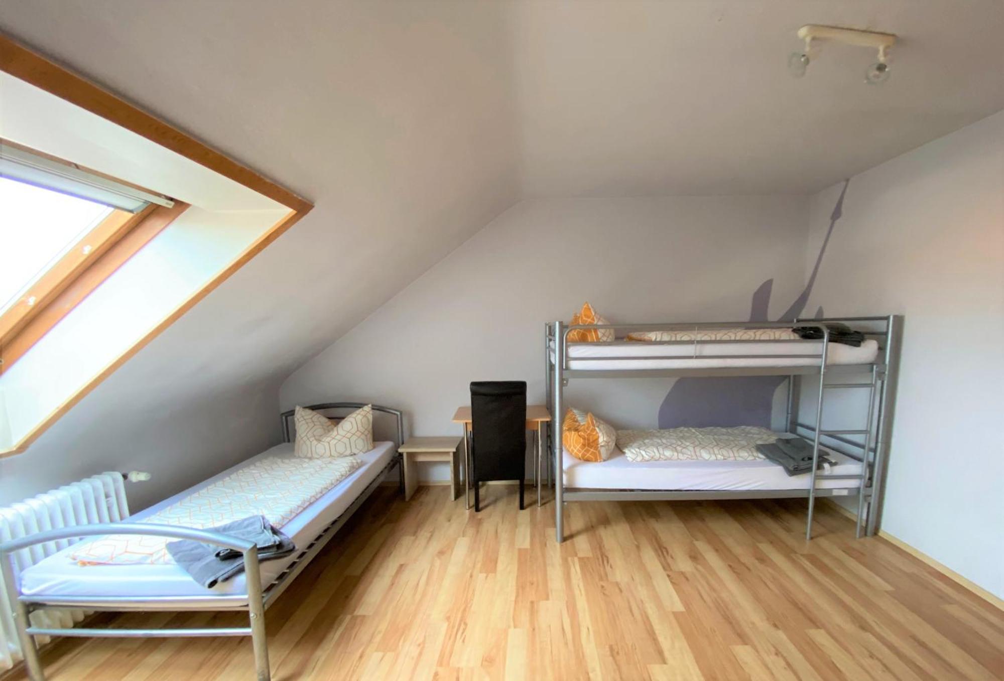 Monteurzimmer - Karlsbad Buitenkant foto