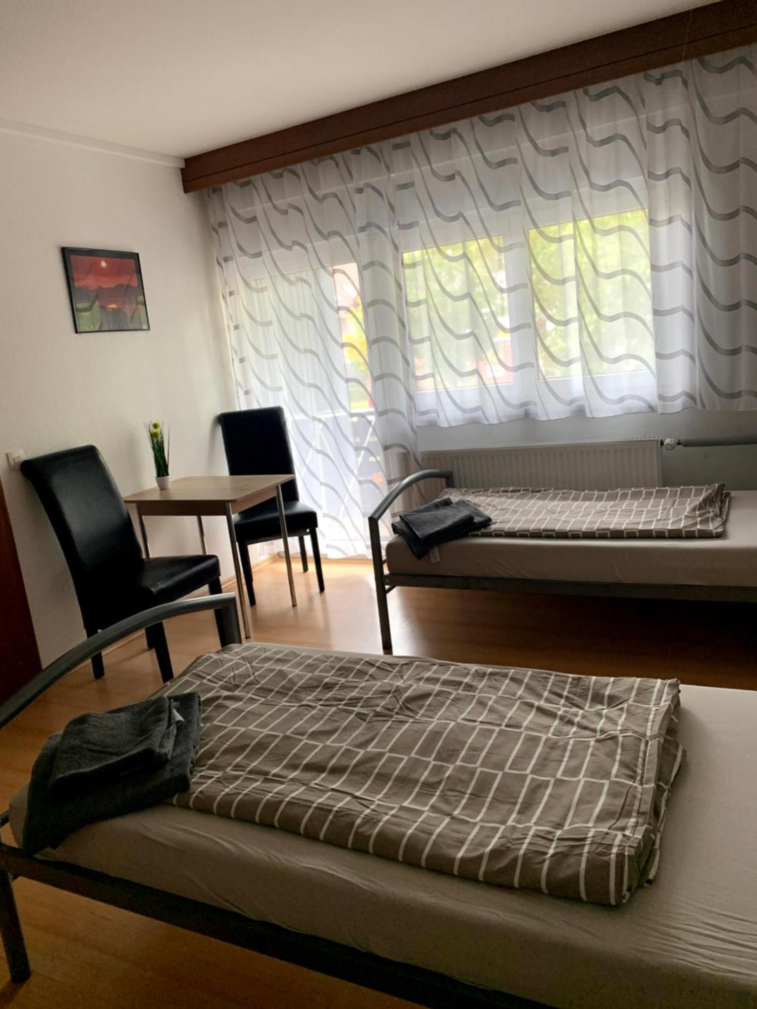 Monteurzimmer - Karlsbad Buitenkant foto