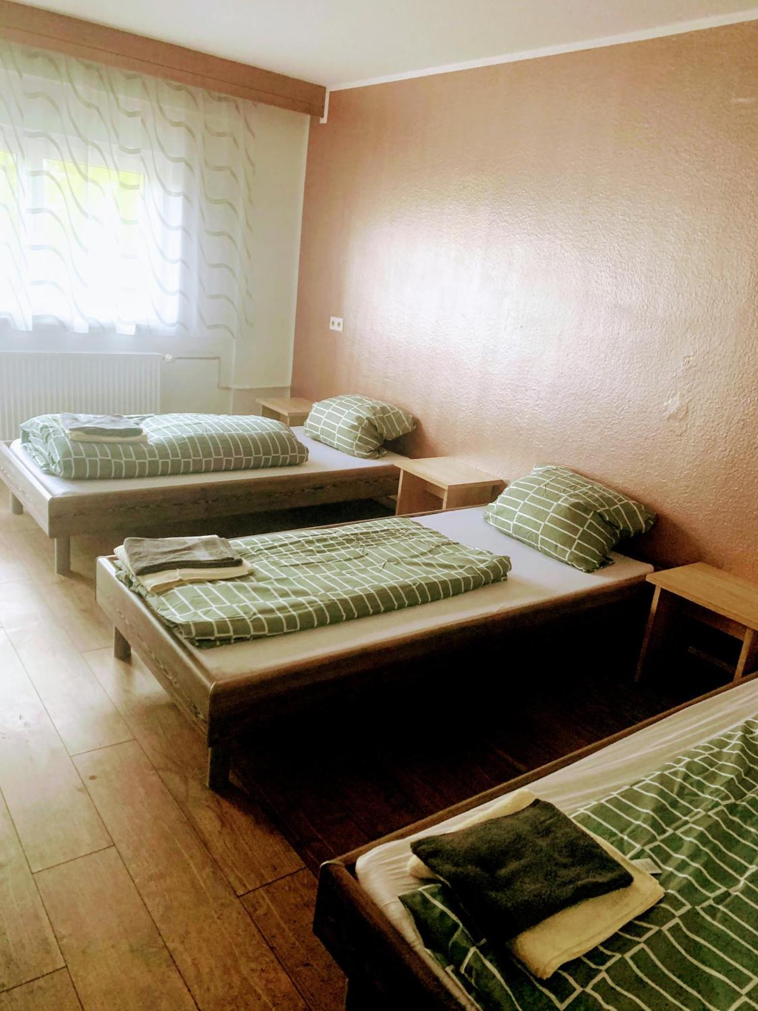 Monteurzimmer - Karlsbad Buitenkant foto